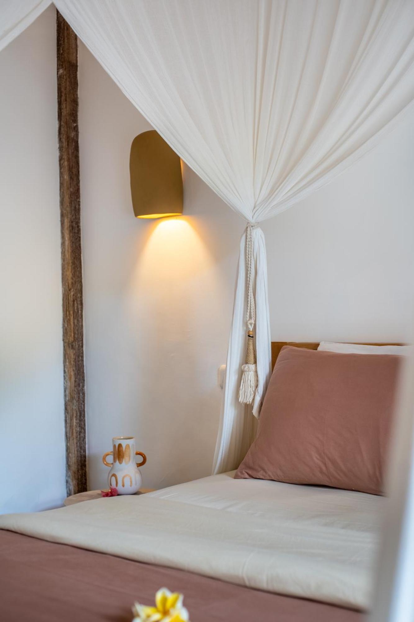 Akasia Villas ギリ・アイル エクステリア 写真